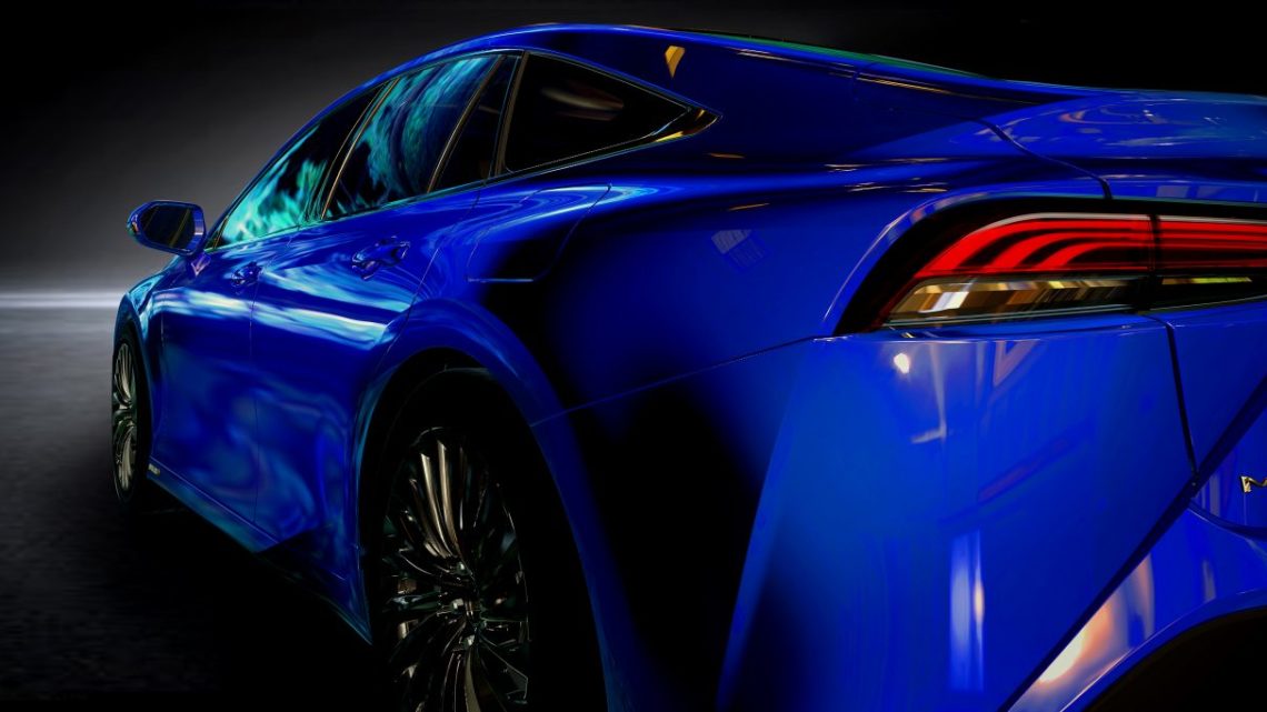 Eerste nieuwe Toyota Mirai op de weg in Californië