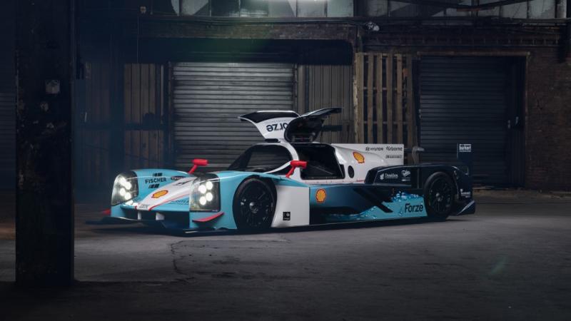 De Forze IX nader bekeken