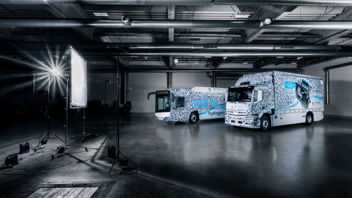 Keyou toont bus en truck met waterstofmotor