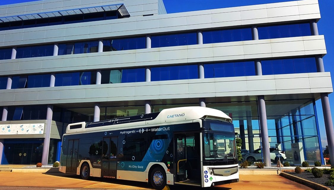 Toyota versterkt alliantie met Caetano en Finlog